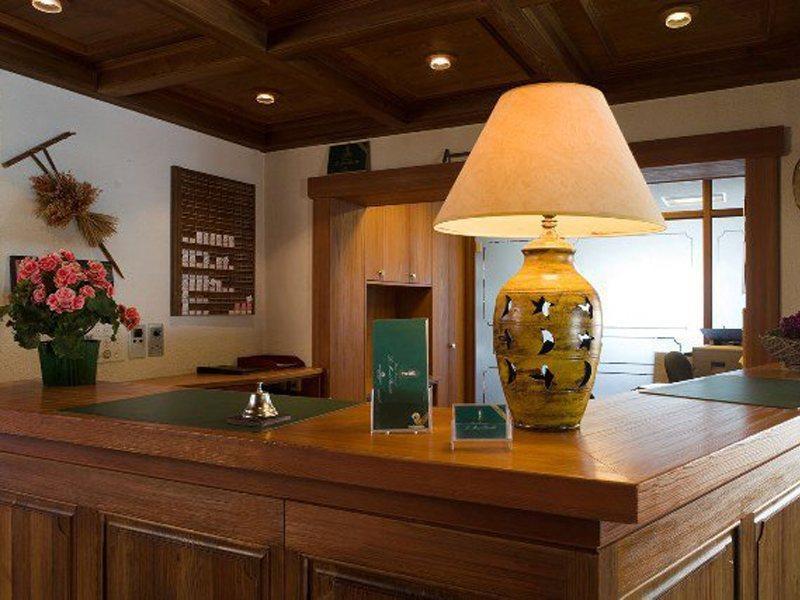Hotel-Restaurant Le Mont Paisible, Crans-Montana Bagian luar foto